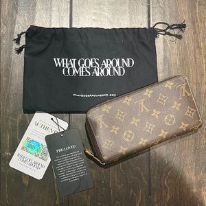 Louis Vuitton Monogram Brown Used zip wallet
